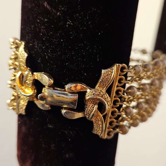 CORO 7 Strand Faux Pearl & Goldtone 7" Long Bracelet. - Picture 3 of 4